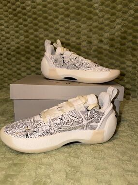 Li-Ning Way of Wade All City 12
Encore 'Team No Sleep' 6.5 us men’s